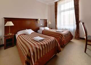 Отель Hotel uluBIOny Костшин Стандартный двухместный номер с 2 отдельными кроватями-3