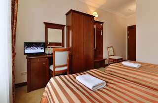 Отель Hotel uluBIOny Костшин Стандартный двухместный номер с 2 отдельными кроватями-4